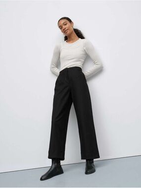 BNWT Lululemon Utilitech Relaxed Mid-Rise Trouser 7/8 Length